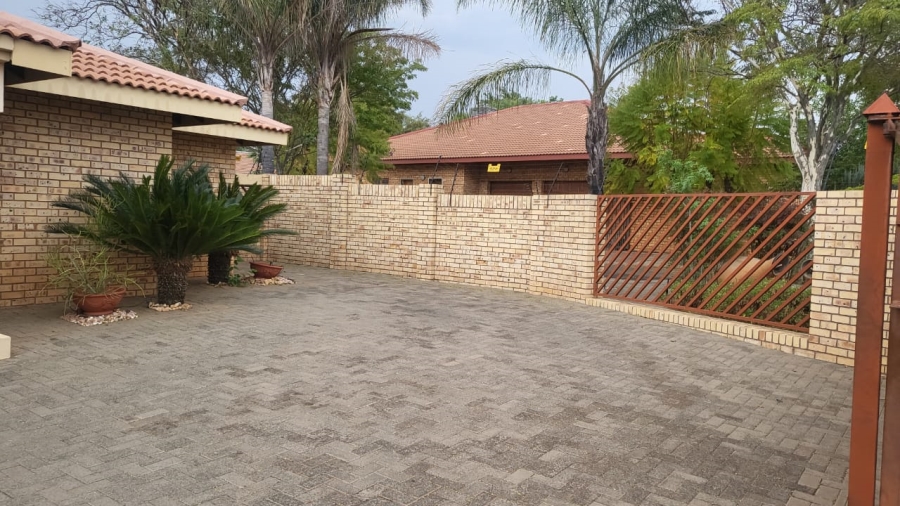 4 Bedroom Property for Sale in Hillcrest Northern Cape